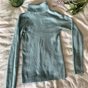 Baby Blue Turtle Neck - Size M